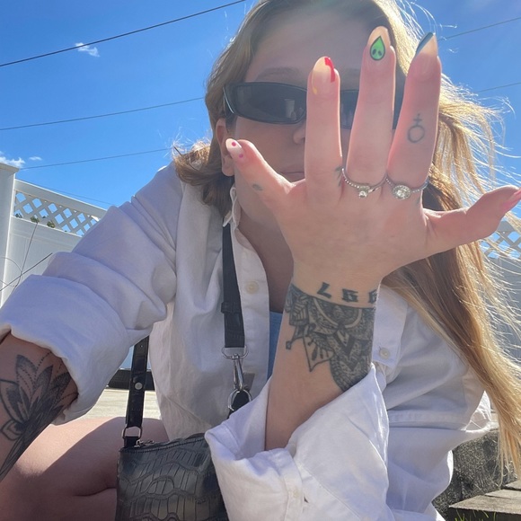 Meet your Posher, Beatriz - Picture 1 of 1